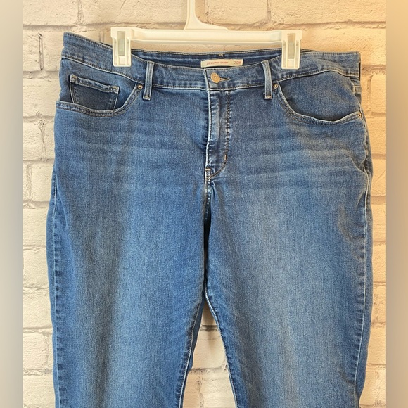 Levi’s Shaping Skinny Blue Jeans size 20W - Picture 2 of 7